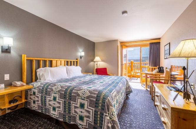 캐나다숙소,밴프숙소,밴프로지,부르스터즈마운틴로지