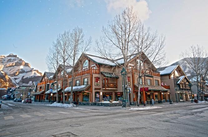 캐나다숙소,밴프숙소,밴프로지,부르스터즈마운틴로지