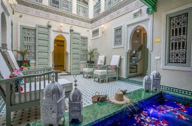 리아드호텔,리아드신상호텔,리아드호캉스,리아드알미스크