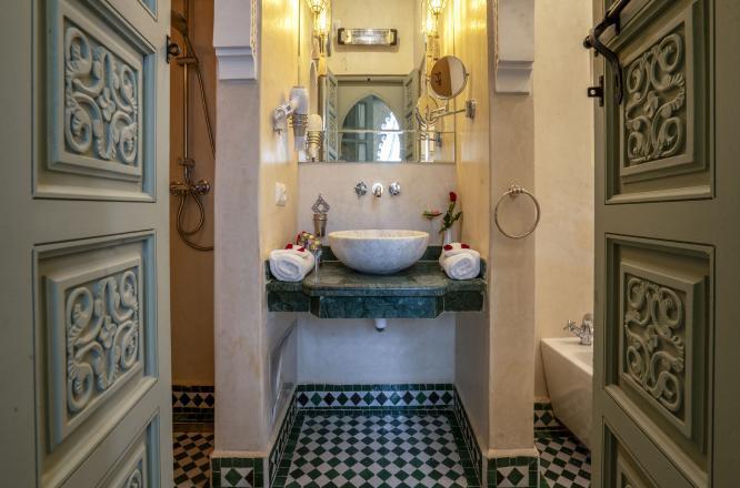 리아드호텔,리아드신상호텔,리아드호캉스,리아드알미스크