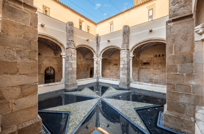 포우사다모스테이루두크라투,포르투갈숙소