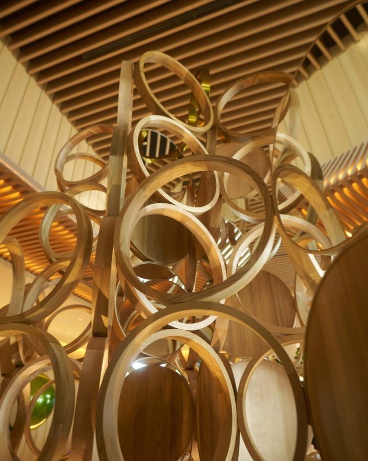 코모 레비 트리, 도쿄 에디션 토라노몬