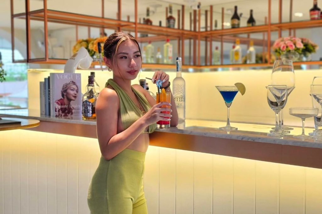 방콕 호텔 수영장 어웨이 방콕 리버사이드 킨 풀사이드 바