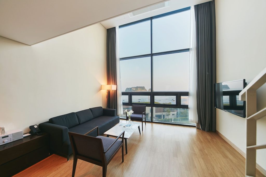 제주도 수영장 호텔 제주 더그랜드 섬오름