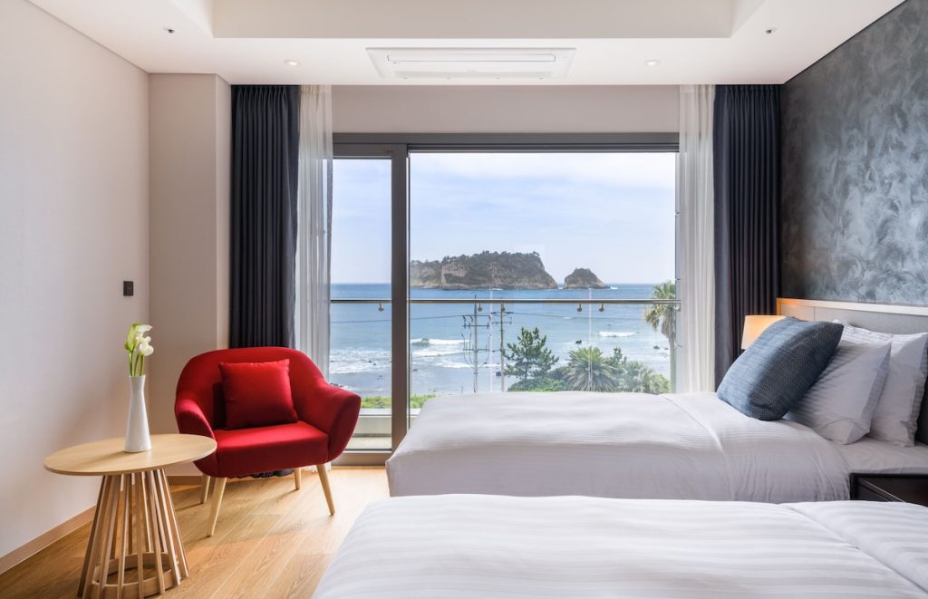 제주도 수영장 호텔 제주 더그랜드 섬오름