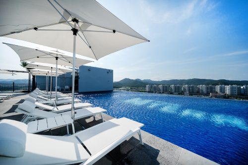 체스터톤스경주, 25년 오픈한 경주 최초 루프탑 수영장 호텔