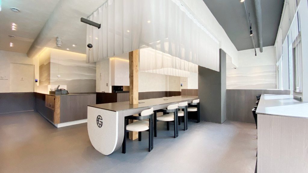 고유 인 앤 캐빈