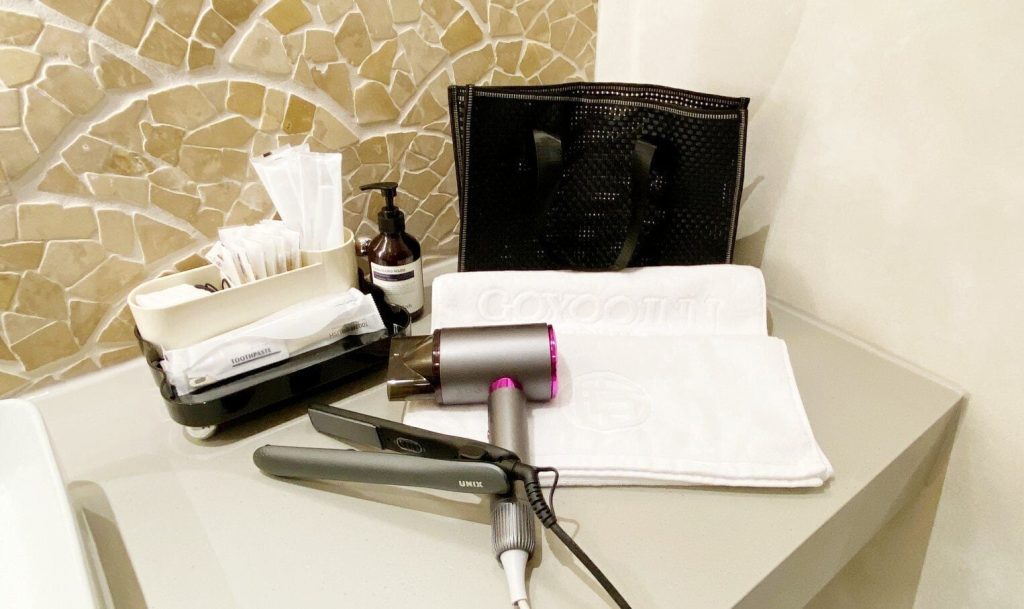 고유 인 앤 캐빈