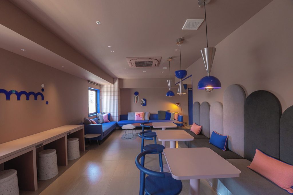 더 베이스먼트 혼마치