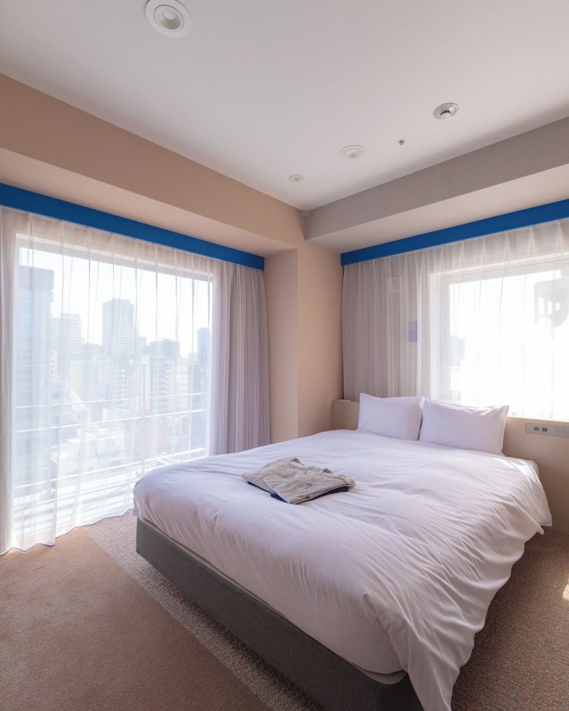 더 베이스먼트 혼마치