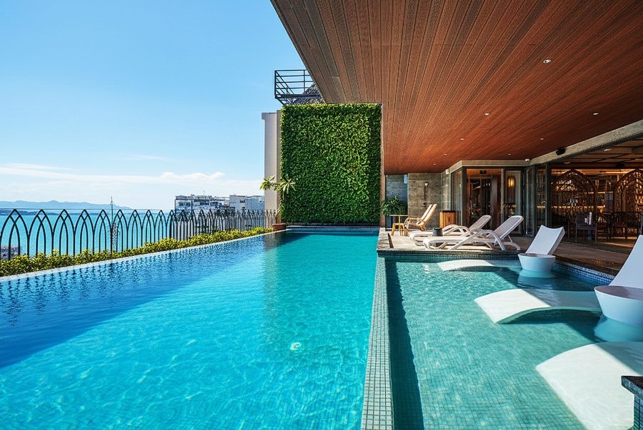 챔프턴나쨩, 2025년 10월 오픈한 나트랑신상호텔