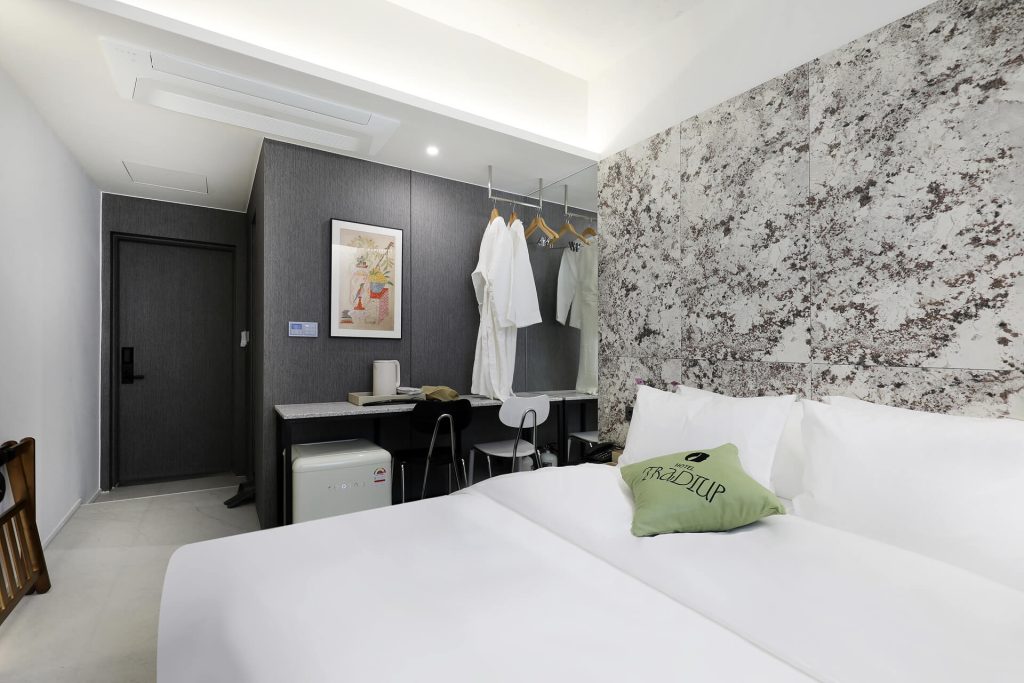 트래디업호텔바이디자이너스