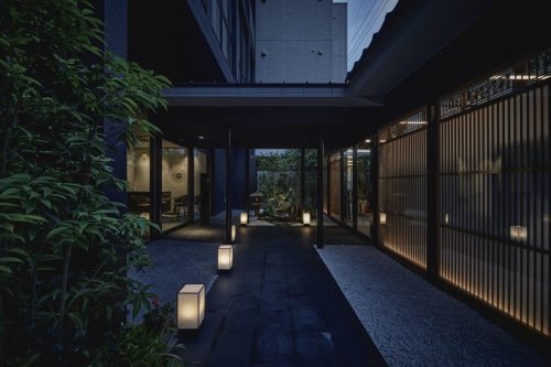 하카타하루시게혼칸, 무료 와인을 주는 3성급 감성 하카타숙소