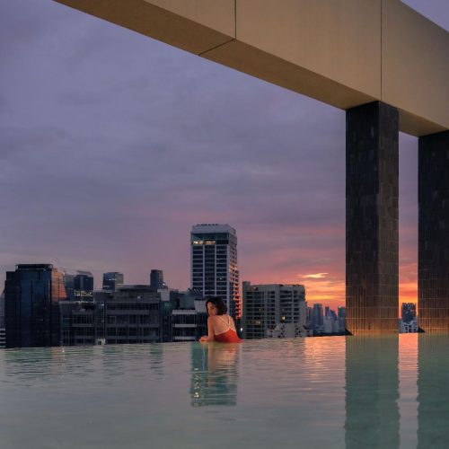 크로모방콕, 28층 루프탑 수영장에서 즐기는 방콕 여행