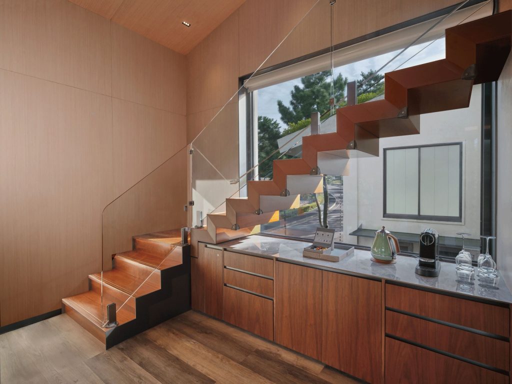 엠버퓨어힐제주